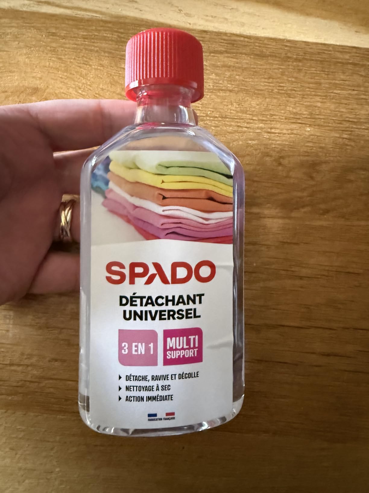 Efficace sur canapé tissu